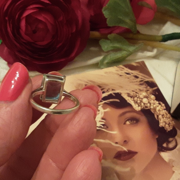 VINTAGE 925 SOLID STERLING, GENUINE 6CT. EMERALD CUT BLUE TOPAZ RING, SIZE 8 - Picture 7 of 17